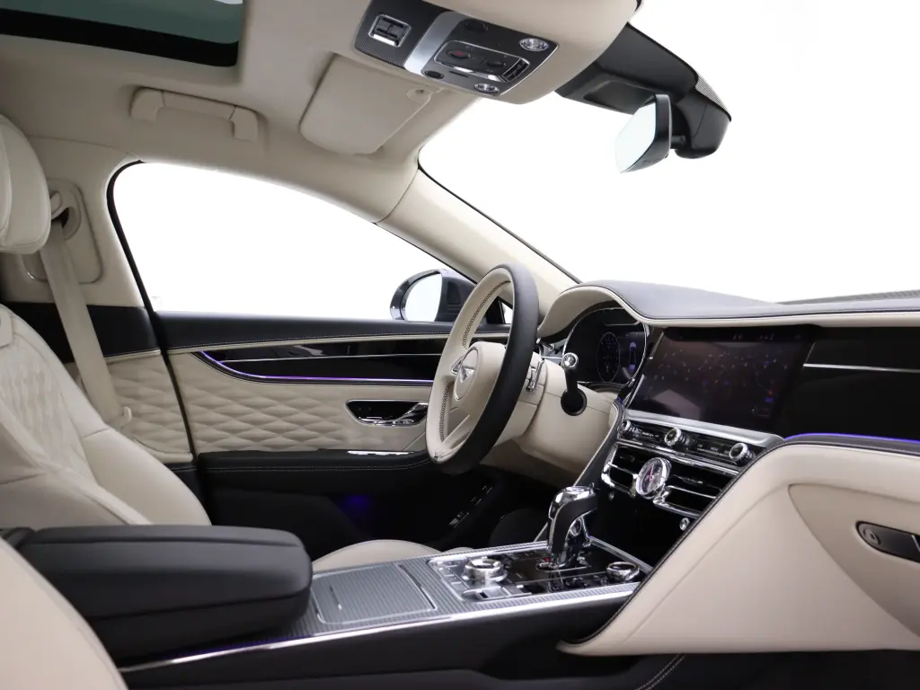 2022 Flying Spur V6 Hybrid vehicle image