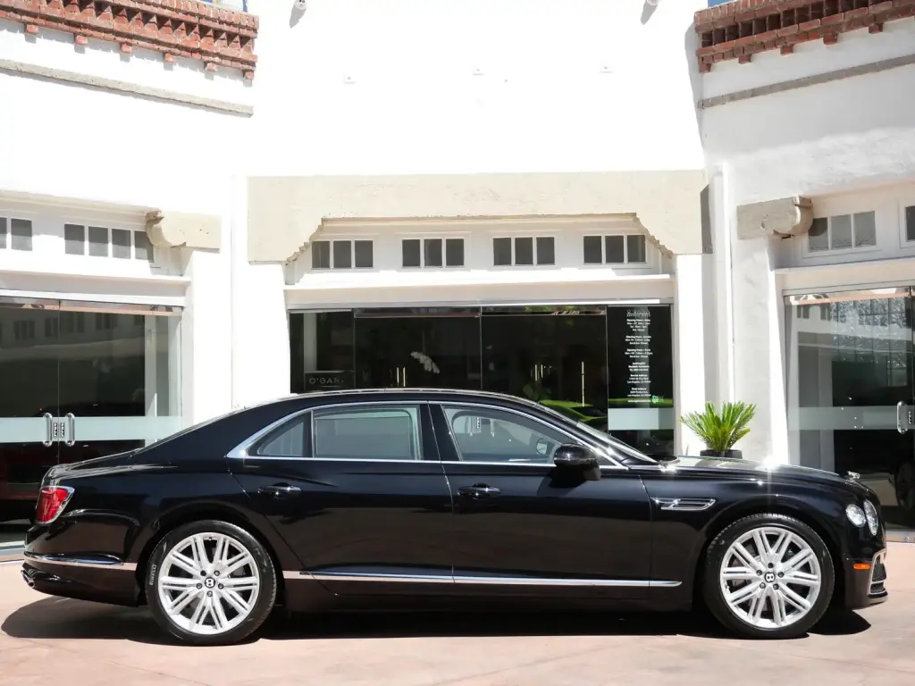 Image for 2023 Flying Spur V6 Hybrid at position 5