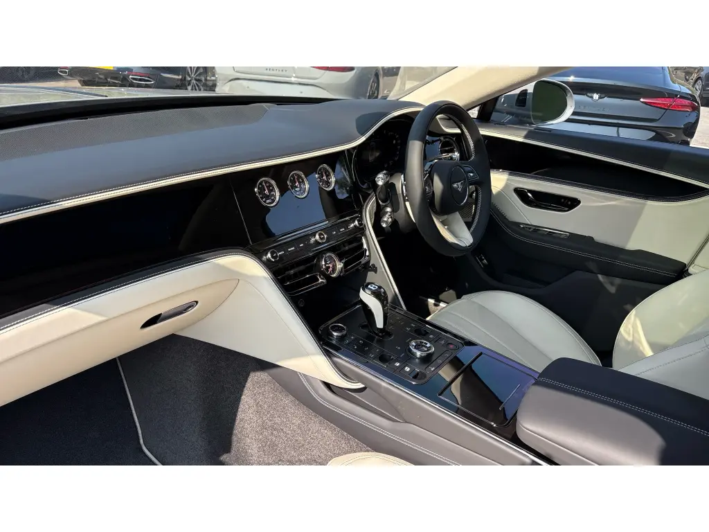 Image for 2026 Flying Spur V8 Hybrid at position 2