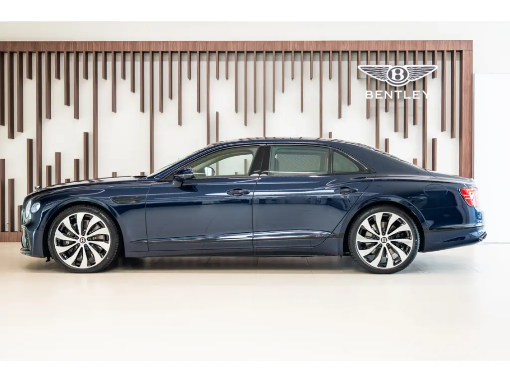 Image for 2026 Flying Spur V8 Hybrid at position 5