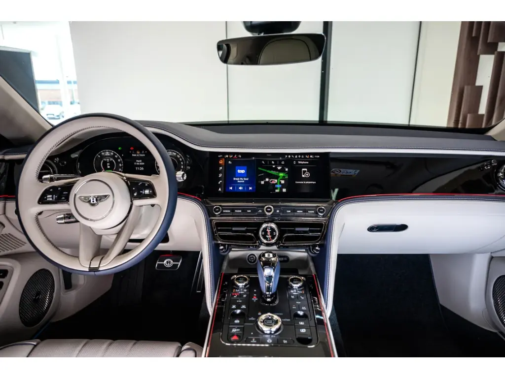 Image for 2026 Flying Spur V8 Hybrid at position 4