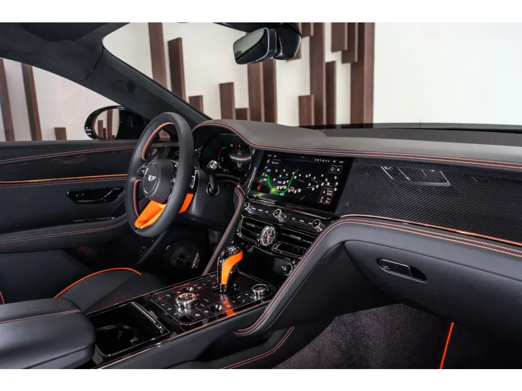 Image for 2026 Flying Spur V8 Hybrid at position 2
