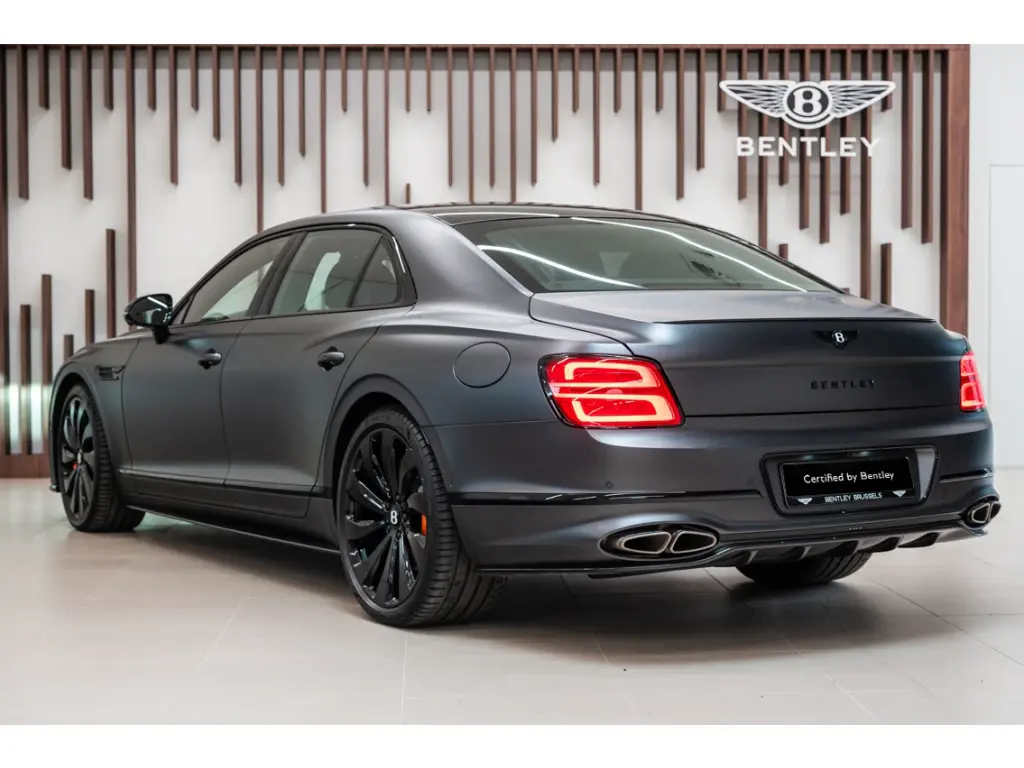 Image for 2026 Flying Spur V8 Hybrid at position 3