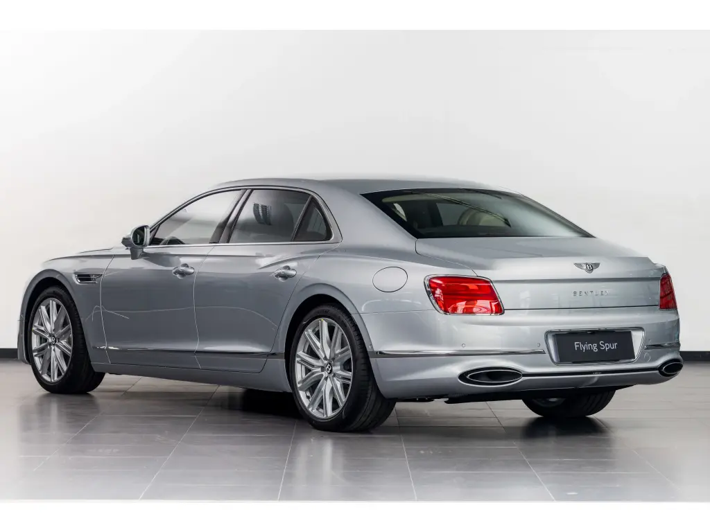 Image for 2026 Flying Spur V8 Hybrid at position 3