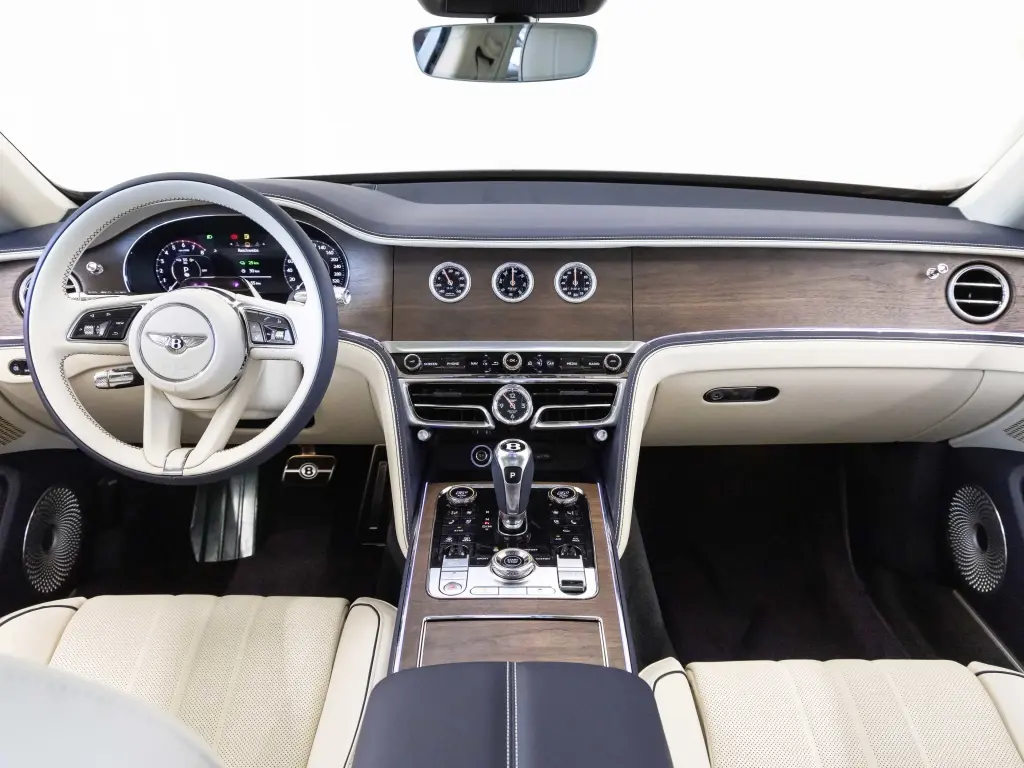 Image for 2026 Flying Spur V8 Hybrid at position 4