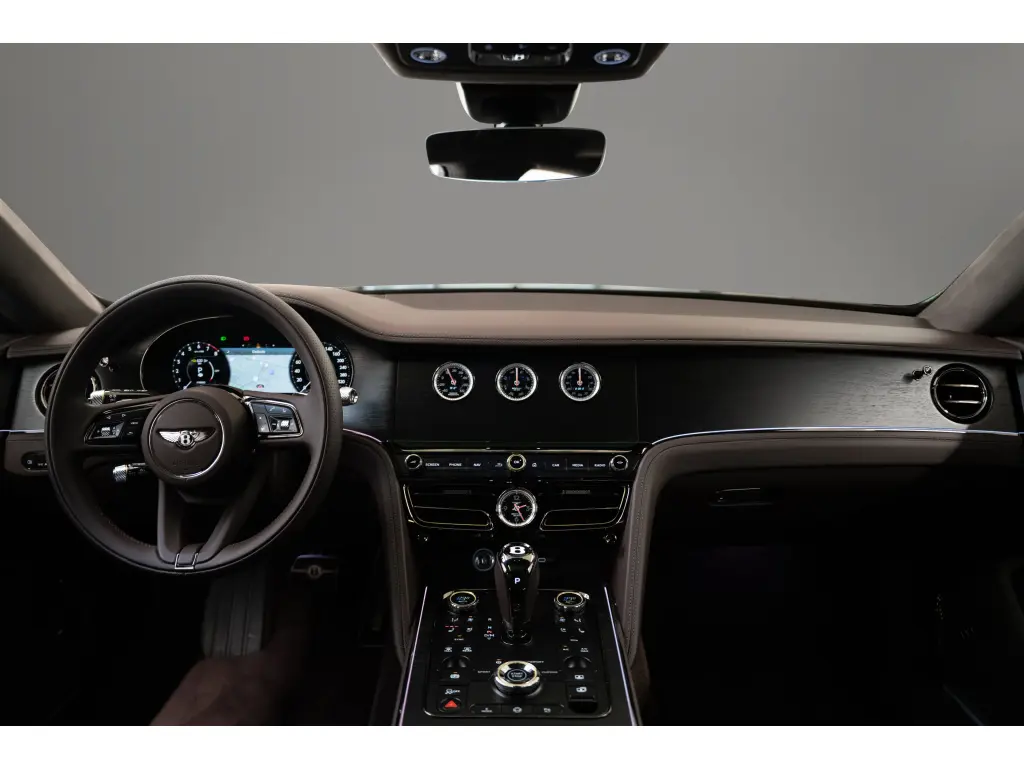 Image for 2026 Flying Spur V8 Hybrid at position 4