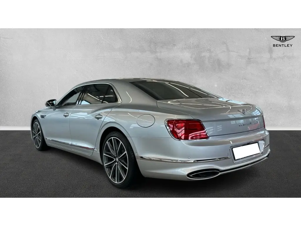Image for 2026 Flying Spur V8 Hybrid at position 3