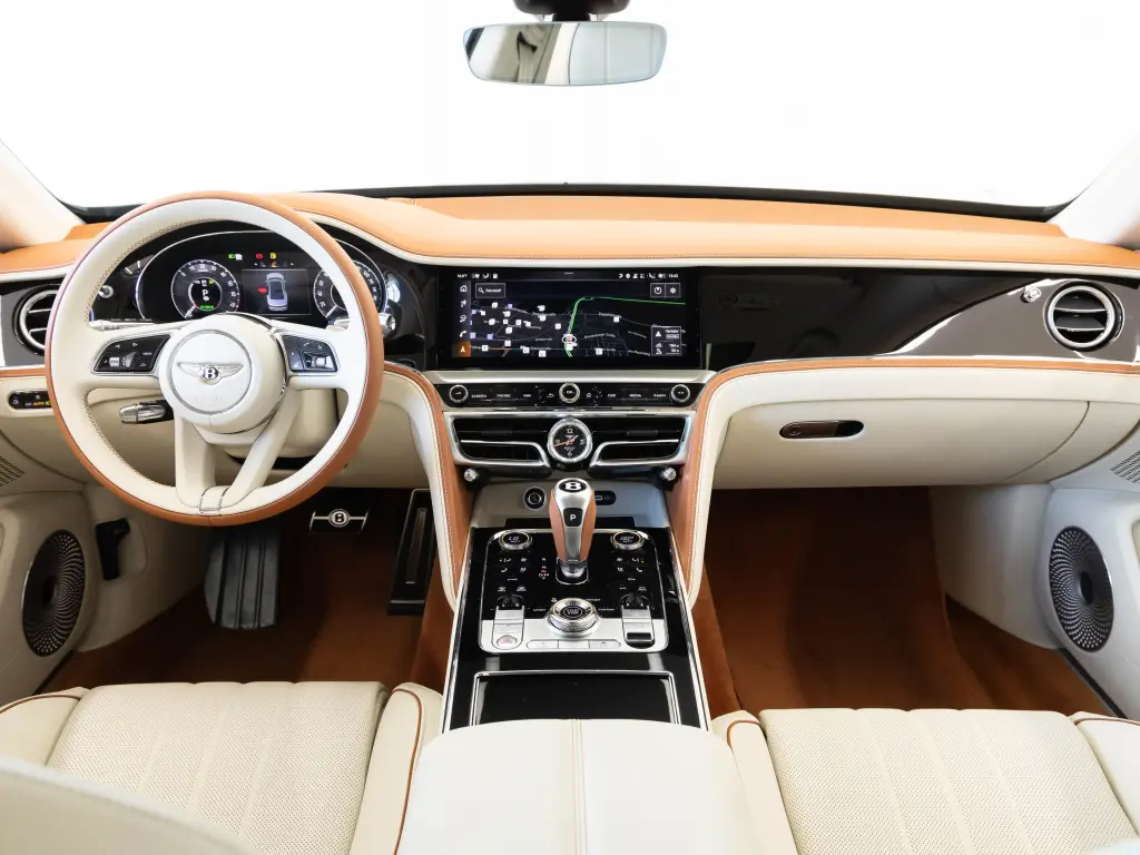 Image for 2026 Flying Spur V8 Hybrid at position 4