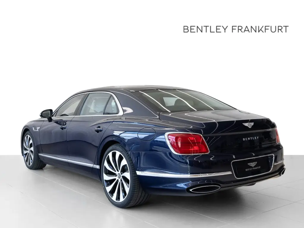 2026 Flying Spur V8 Hybrid vehicle image