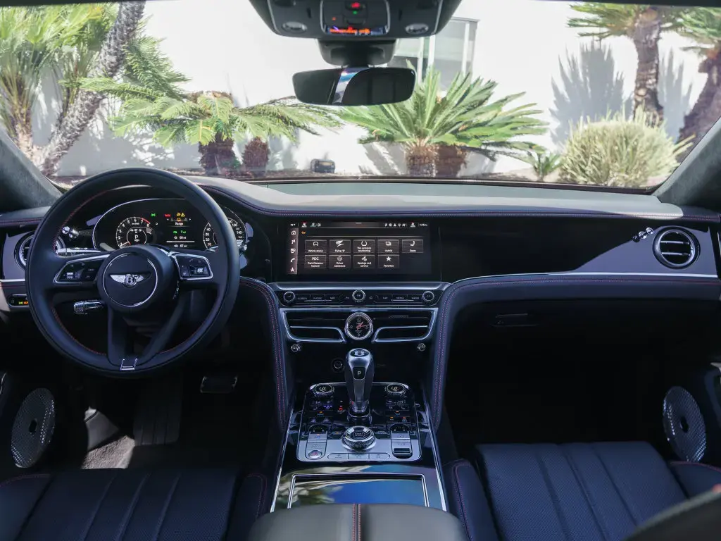 Image for 2026 Flying Spur V8 Hybrid at position 4
