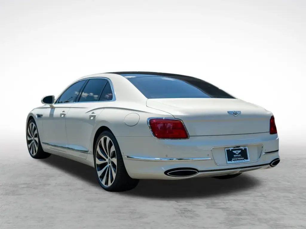 Image for 2026 Flying Spur V8 Hybrid at position 3