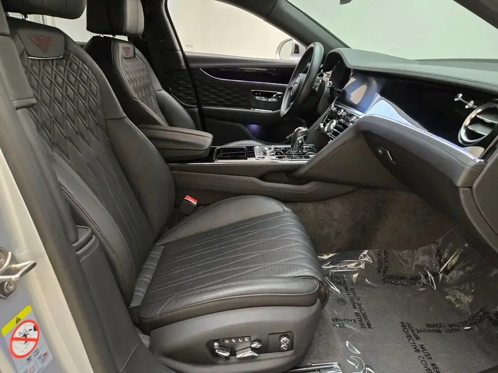 Image for 2021 Flying Spur V8 at position 2