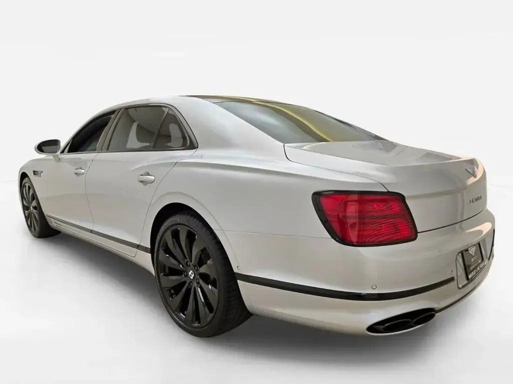 Image for 2021 Flying Spur V8 at position 3