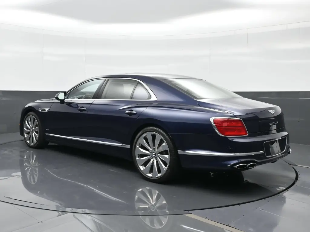 Image for 2022 Flying Spur V8 at position 3
