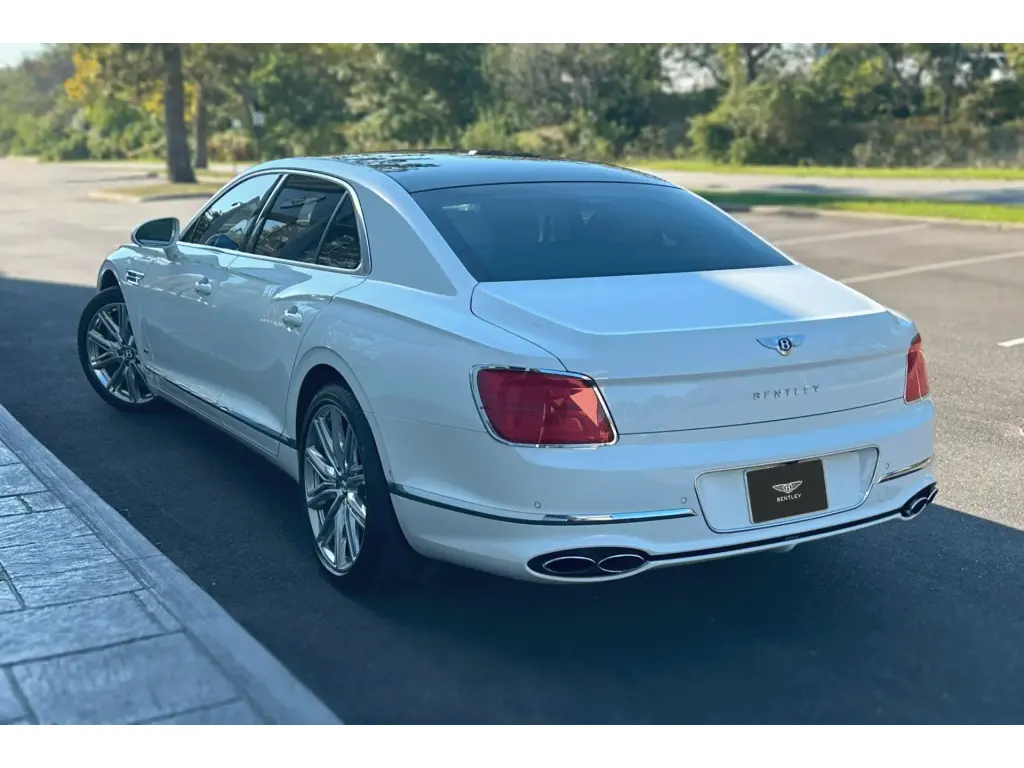 Image for 2022 Flying Spur V8 at position 3