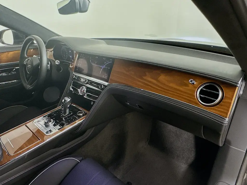 Image for 2022 Flying Spur V8 at position 2