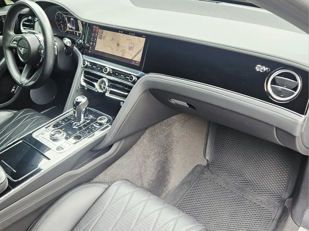 Image for 2022 Flying Spur V8 at position 2