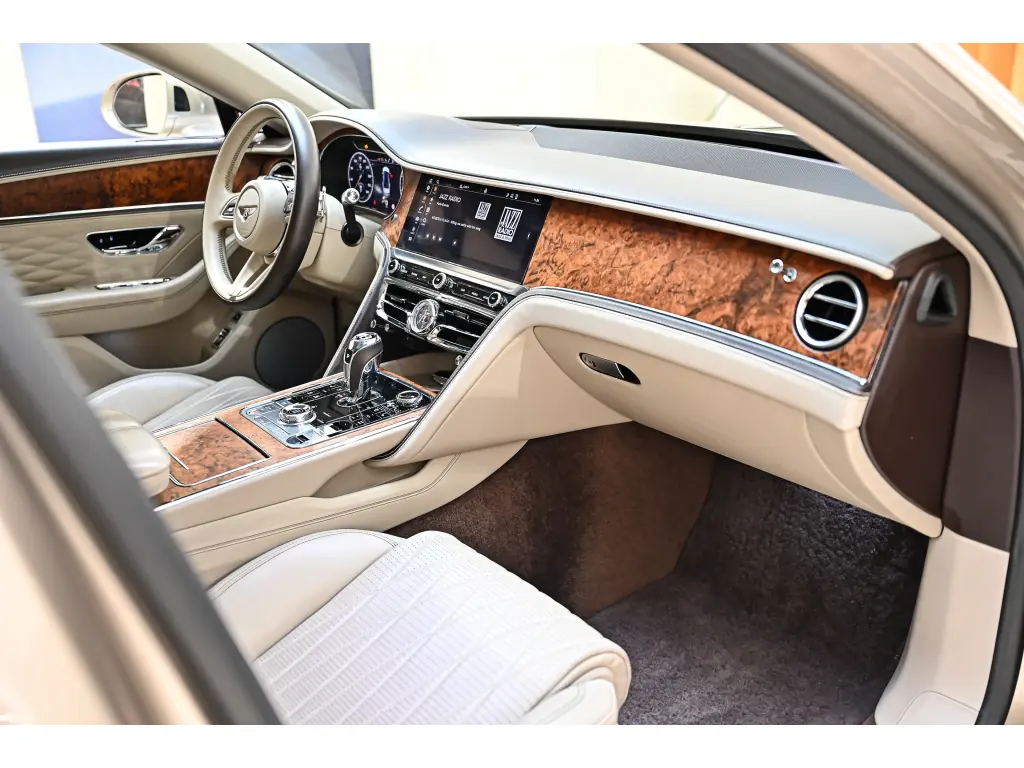 Image for 2022 Flying Spur V8 at position 4