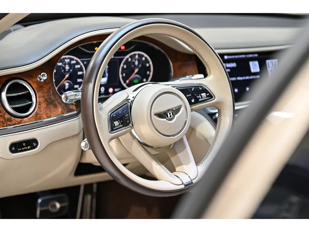 Image for 2022 Flying Spur V8 at position 2