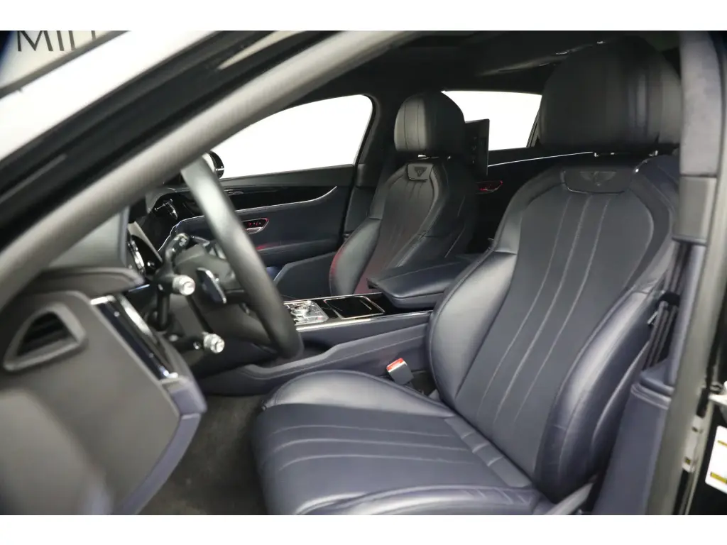 Image for 2023 Flying Spur V8 at position 2