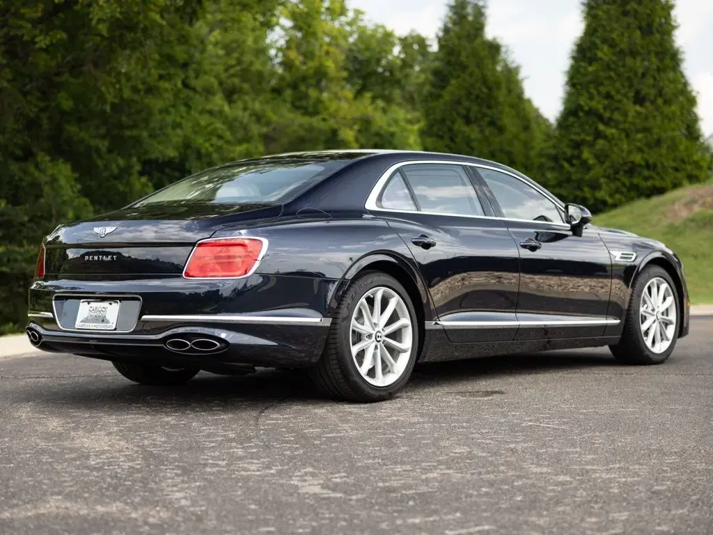 Image for 2024 Flying Spur V8 at position 3