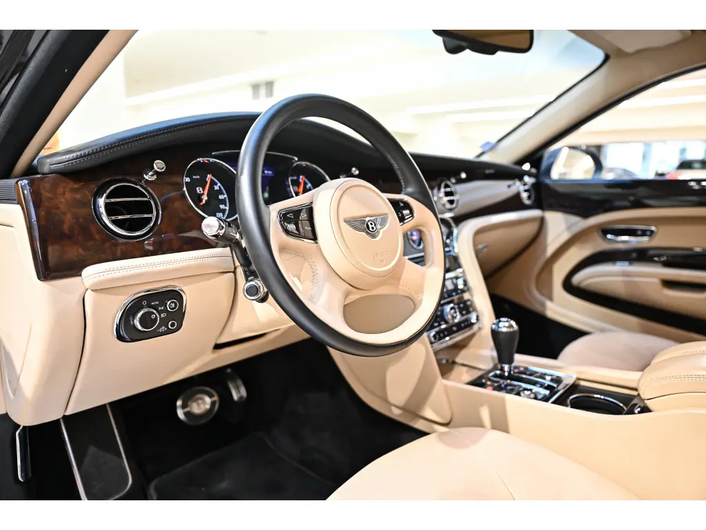 Image for 2011 Mulsanne V8 at position 2