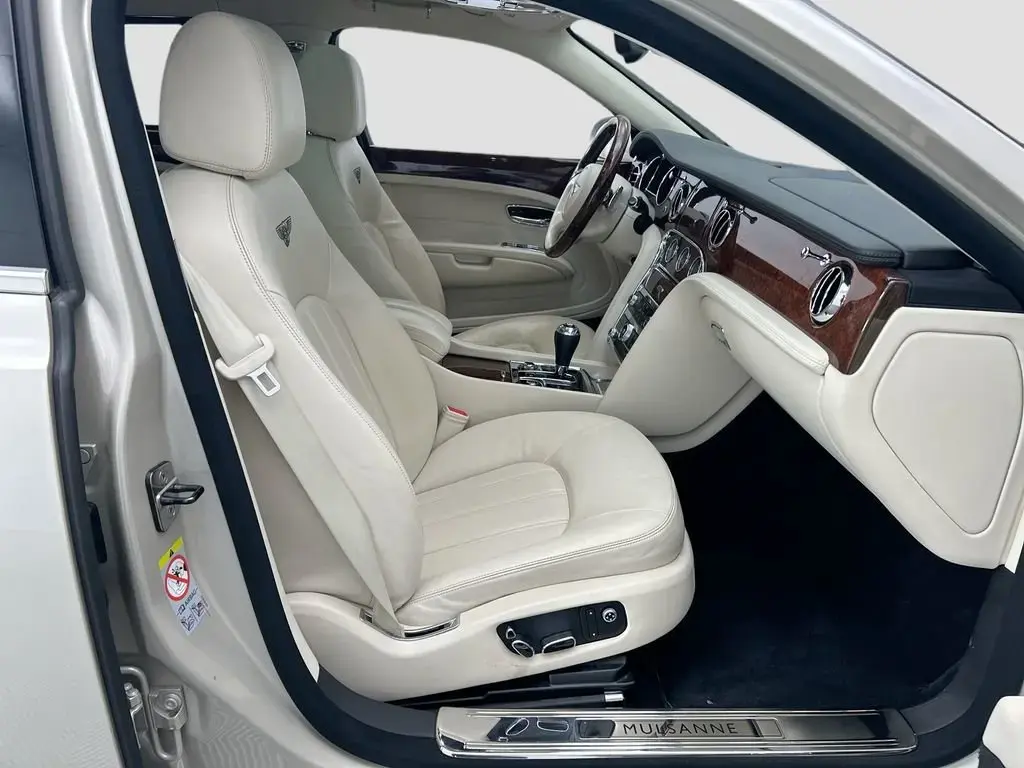 Image for 2016 Mulsanne V8 at position 2