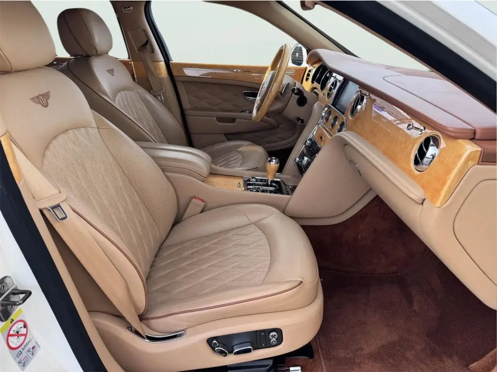 Image for 2017 Mulsanne V8 at position 2