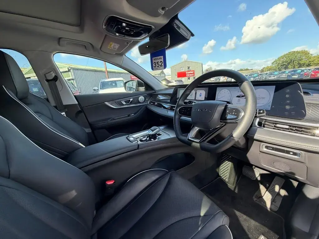Image for 2025 TIGGO 7 Summit Super Hybrid at position 3