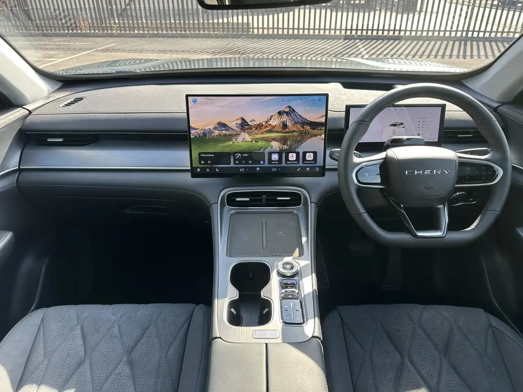 Image for 2025 TIGGO 8 Summit Super Hybrid at position 3