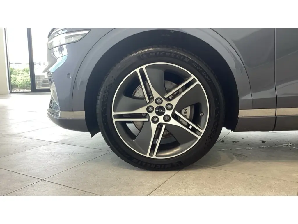 Electrified GV70 Dynamic