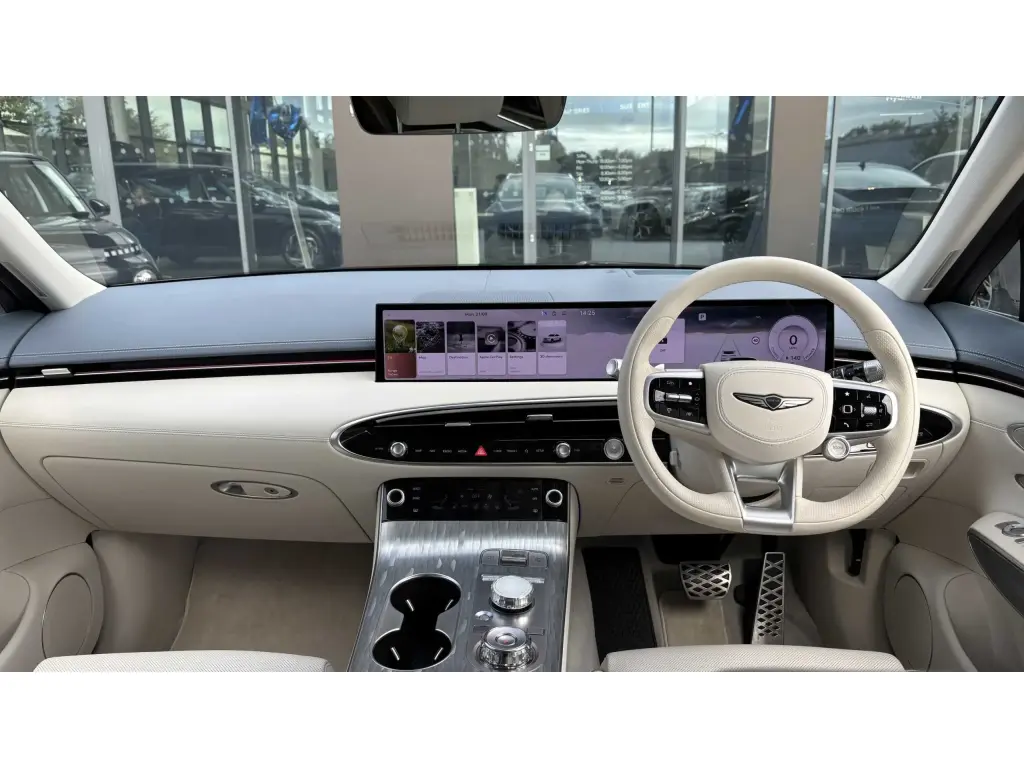 2025 Electrified GV70 Dynamic