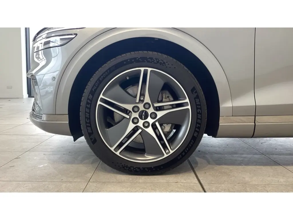 Electrified GV70 Dynamic