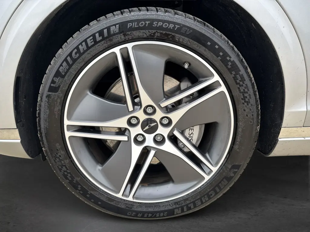 Electrified GV70 Dynamic