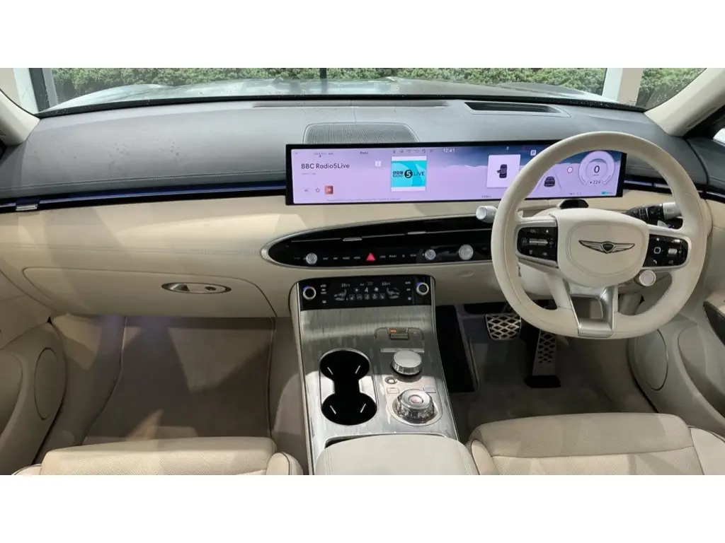 Electrified GV70 Dynamic
