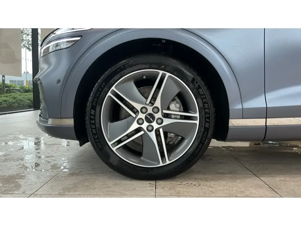 Electrified GV70 Dynamic