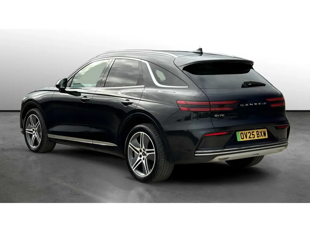 2025 Electrified GV70 Dynamic