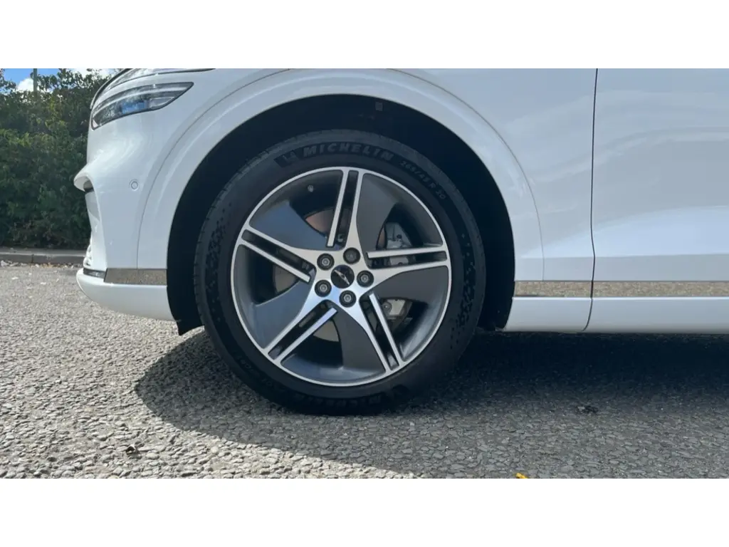 Electrified GV70 Luxury