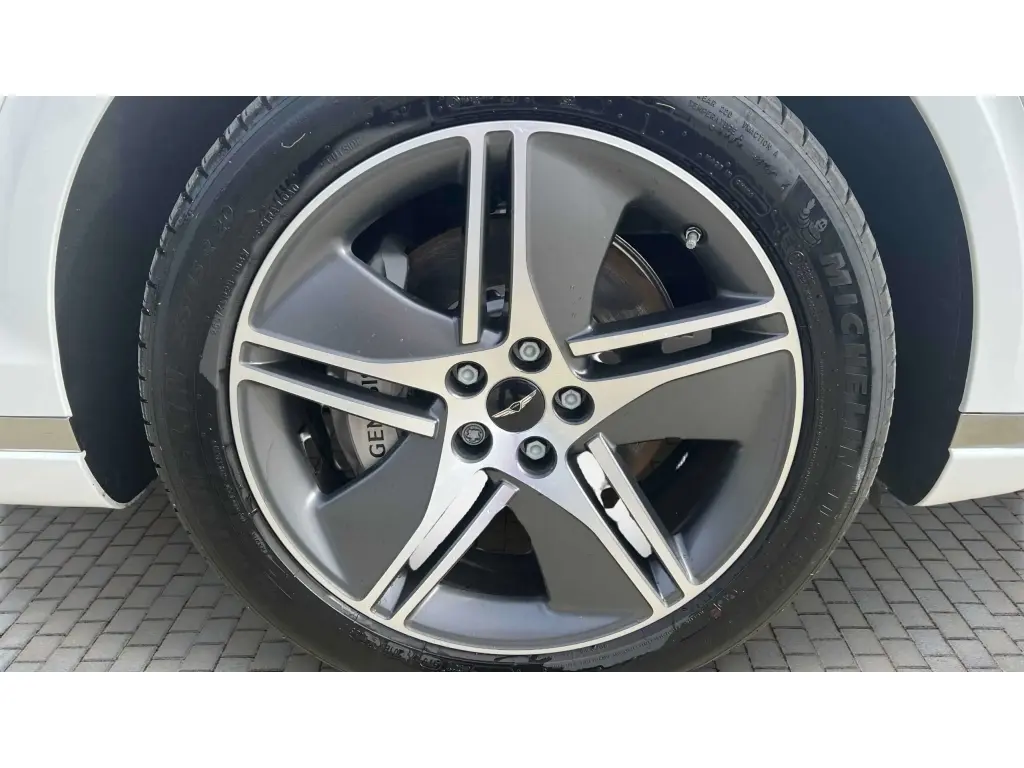 2025 Electrified GV70 Luxury