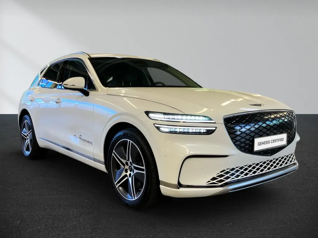 2025 Electrified GV70 Luxury