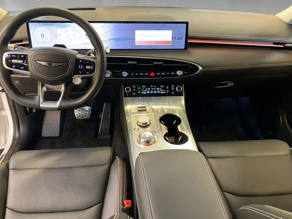2025 Electrified GV70 Luxury