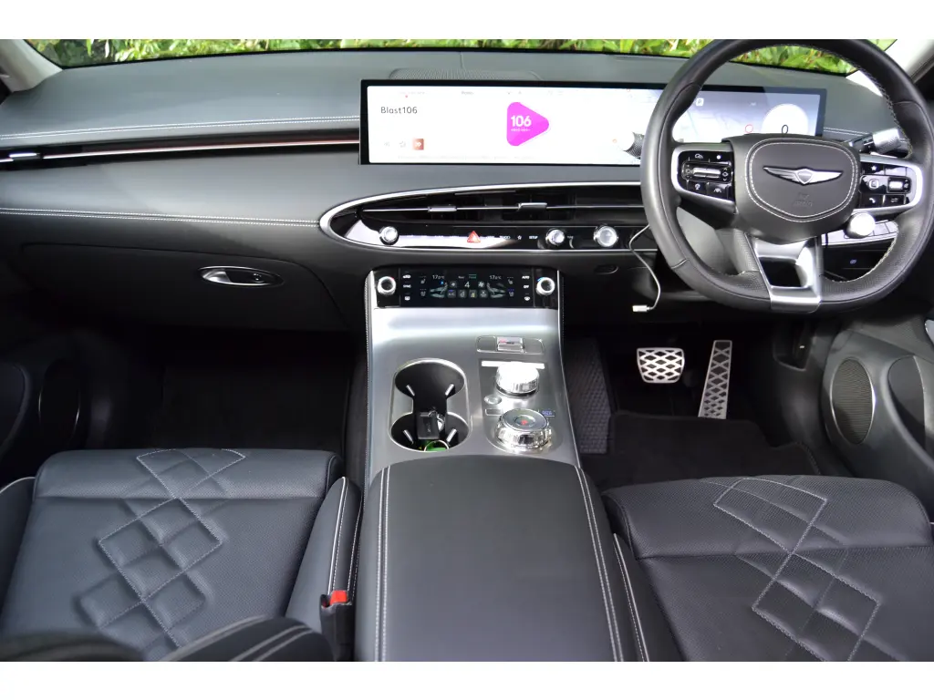 Electrified GV70 Luxury