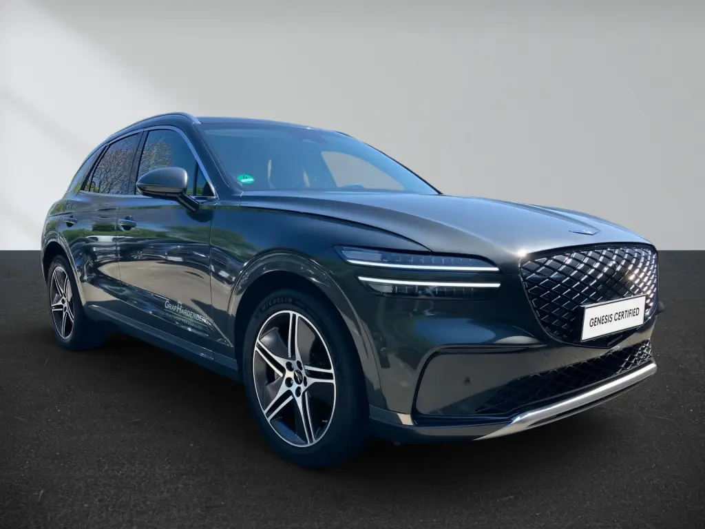 2025 Electrified GV70 Luxury