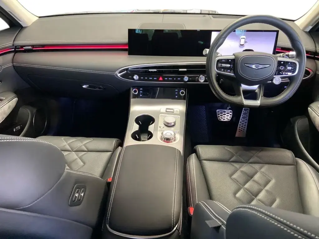 2025 Electrified GV70 Luxury