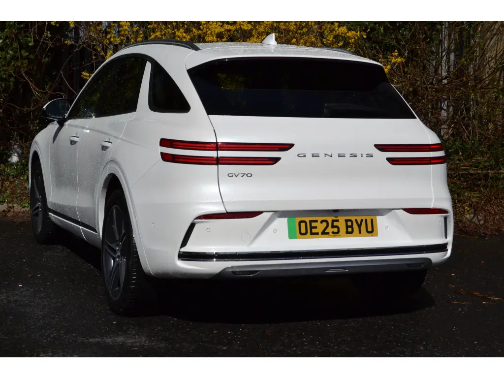 Electrified GV70 Luxury