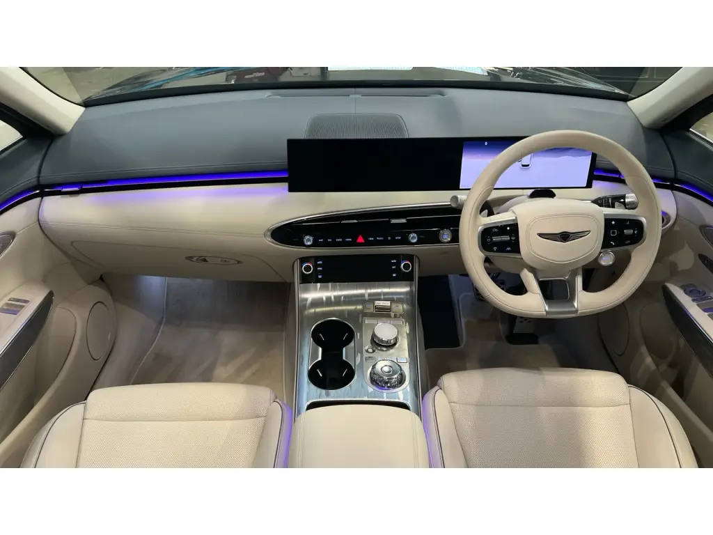 2025 Electrified GV70 Pure