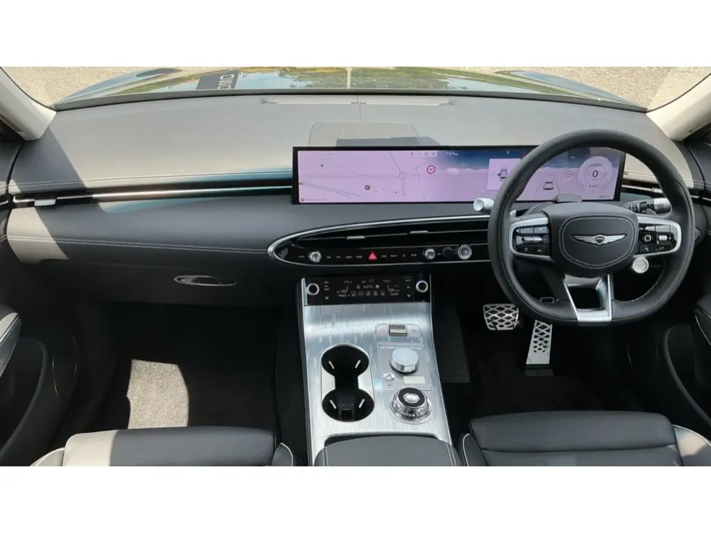 Electrified GV70 Pure