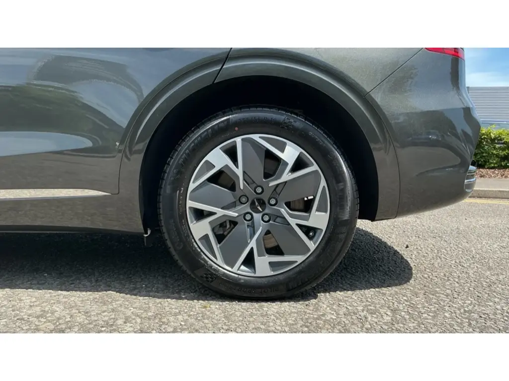 Electrified GV70 Pure