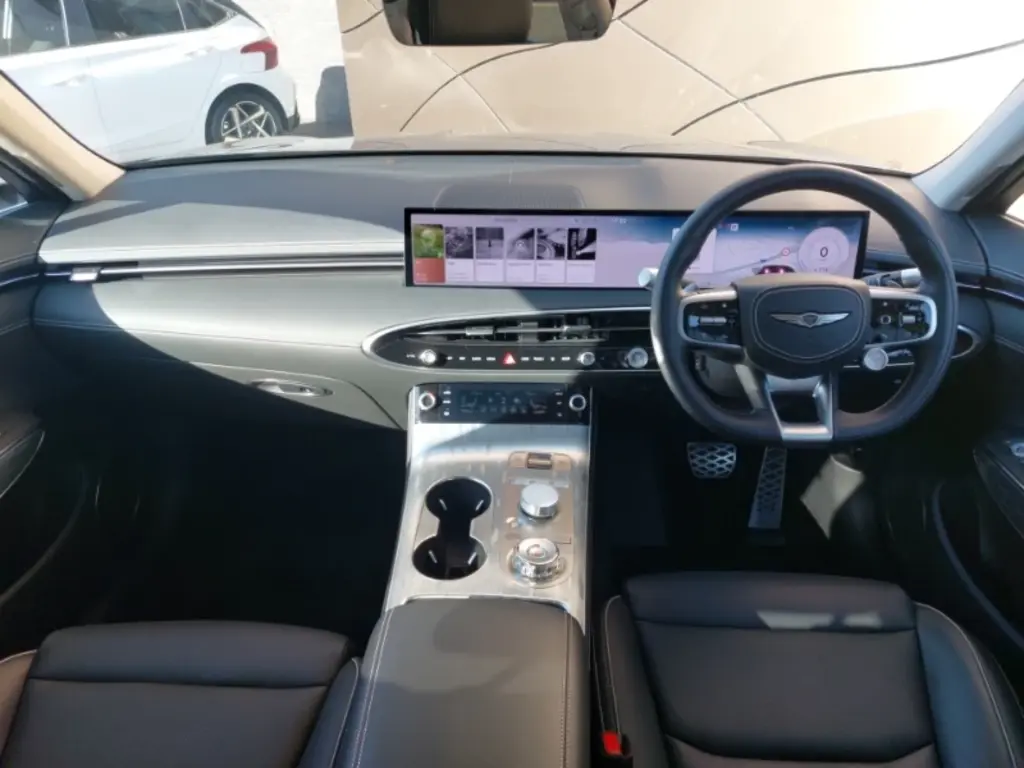 2025 Electrified GV70 Pure