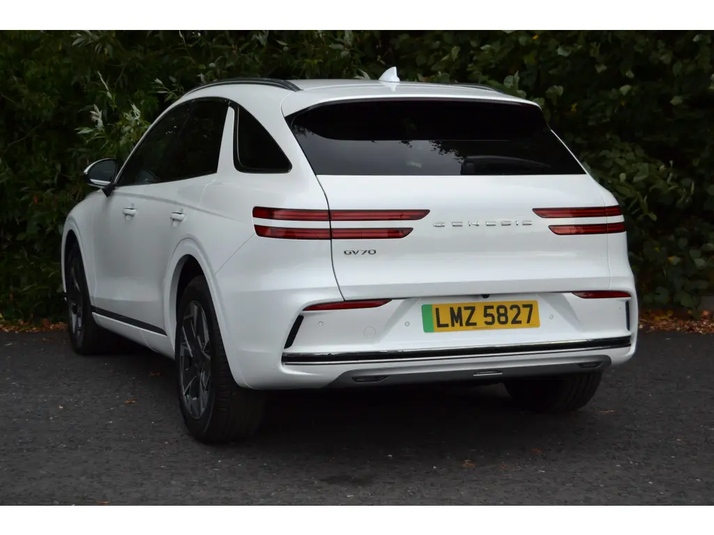 Electrified GV70 Pure